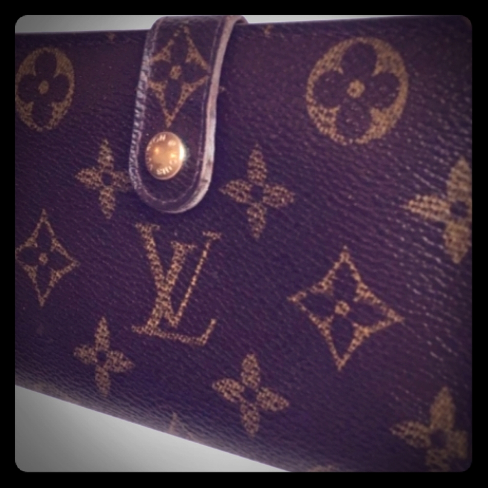New Monogram Louis Vuitton Viennois Kisslock Walle
